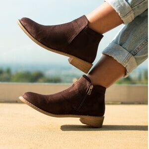 NWT Seven7 Women’s vegan Leather Cisco Kid Ankle Boots